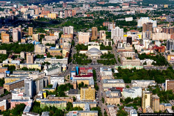 Центр Новосибирск лето