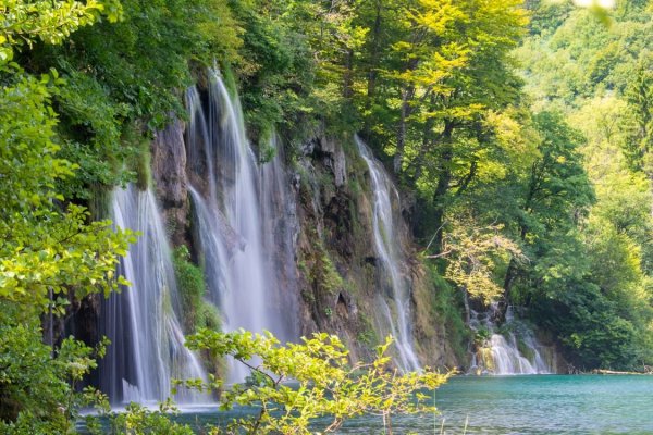 Летний водопад