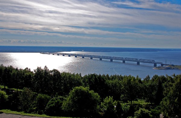 Река Волга и море