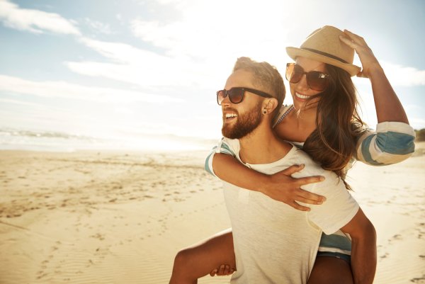 Летняя фотосессия на природе пара