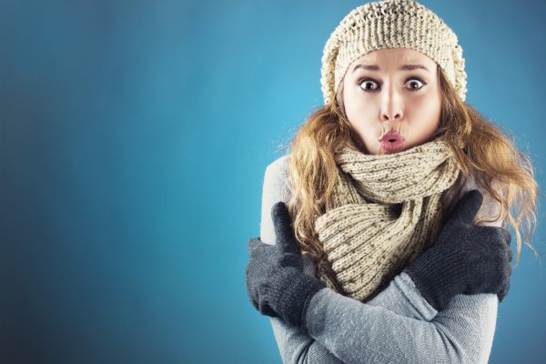 Замерзшая девушка