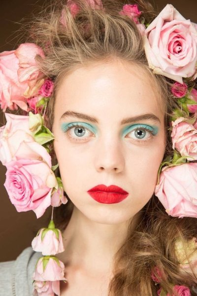 Яркий макияж