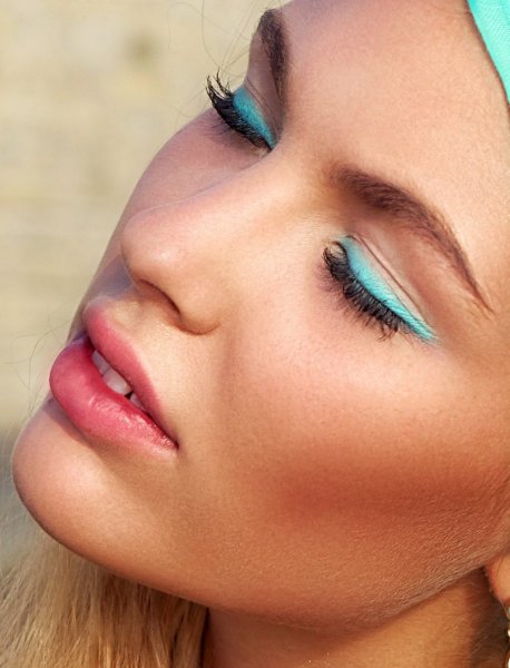 Яркий летний макияж