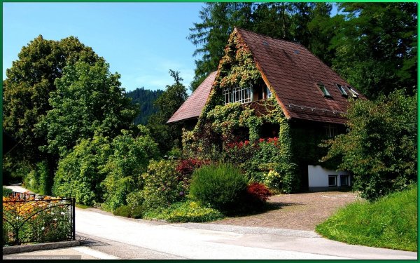 Красивый домик