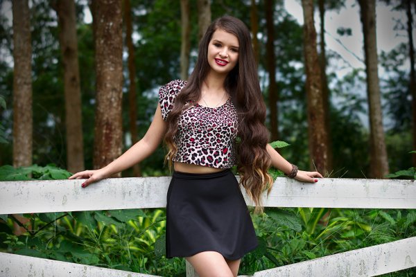 Девушка в юбке