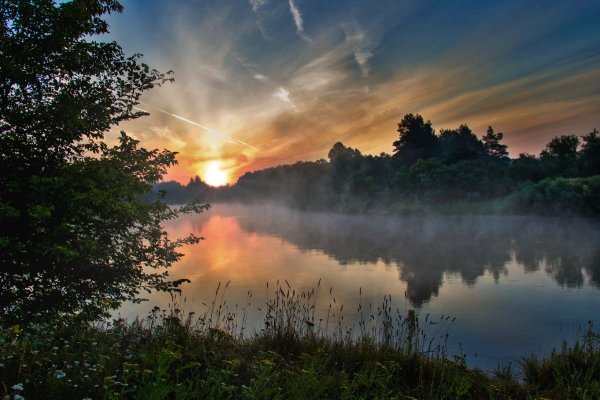 Рассвет на реке