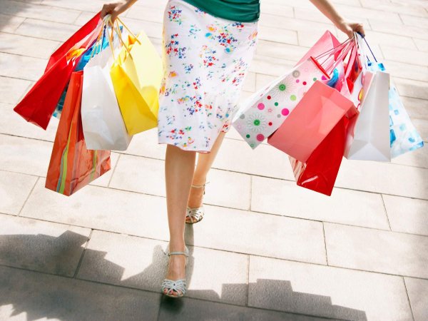 Женщина с покупками