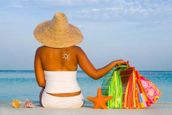 Женщина с покупками