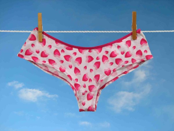 Трусы на веревке