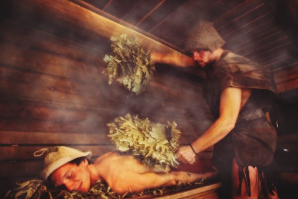 Русская баня с веником