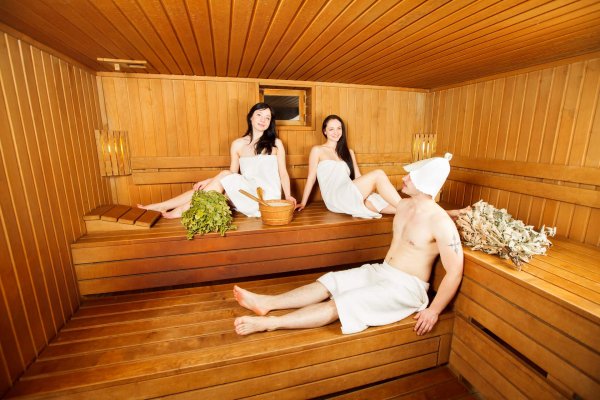 Парилка в бане с паром