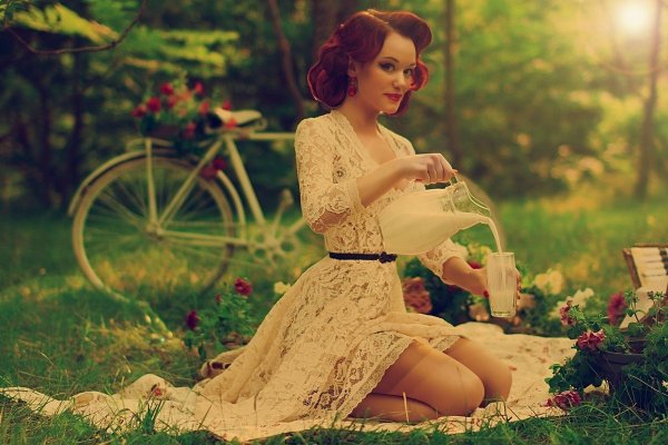 Полевые цветы бежевые