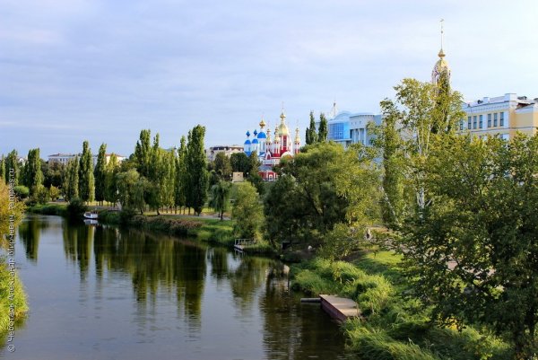 Тамбов храм на набережной реки Цна