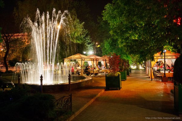 Краснодар улица красная вечером