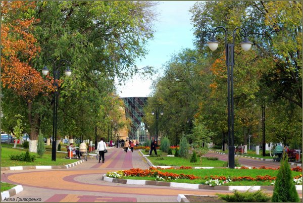 Народный бульвар Белгород осенью