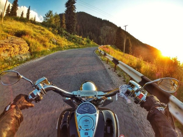 Мотоцикл летом