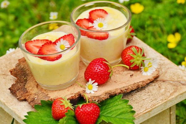 Чашка кофе на фоне природы