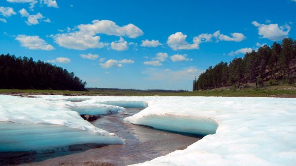 Озеро Байкал лед