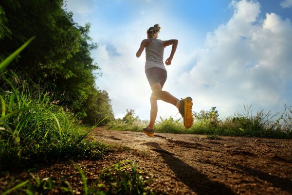 Девушка на пробежке