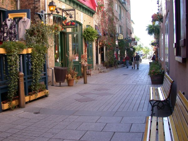 Старинная улочка мощеная в Англии Португалии