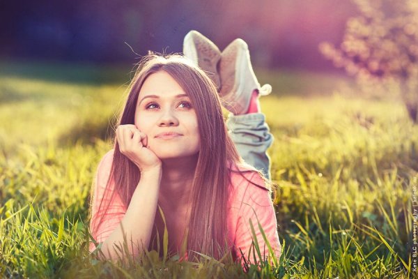 Красивая девушка в венке