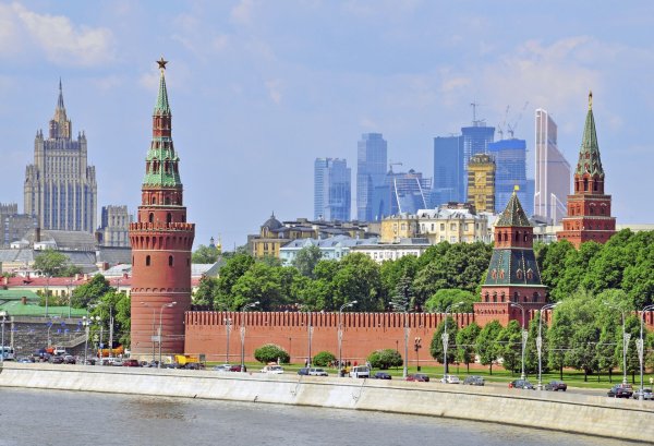 Панорама Московского Кремля с красной площади