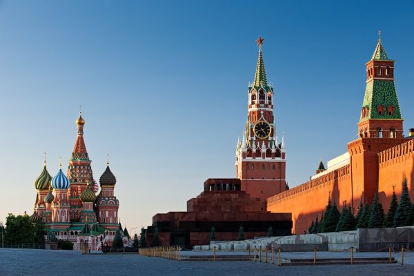 Спасская башня и собор Василия Блаженного