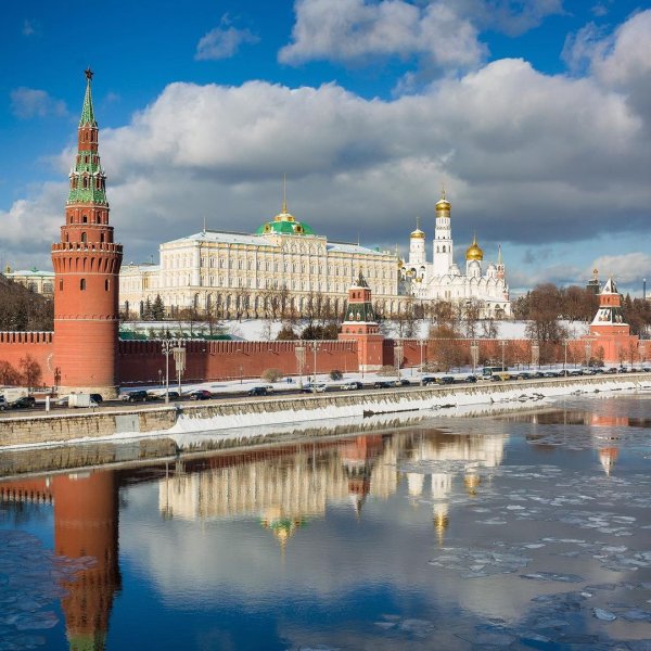 Кремль Москва весной