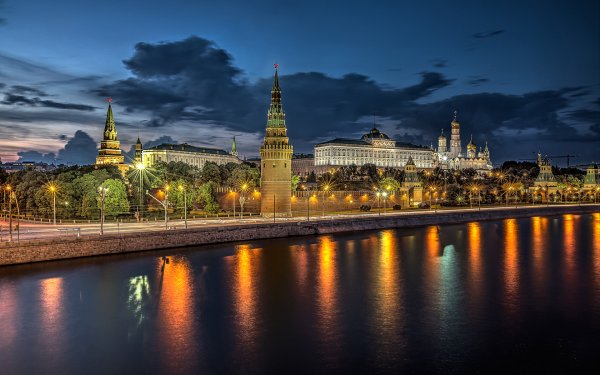Красная площадь и Москва река