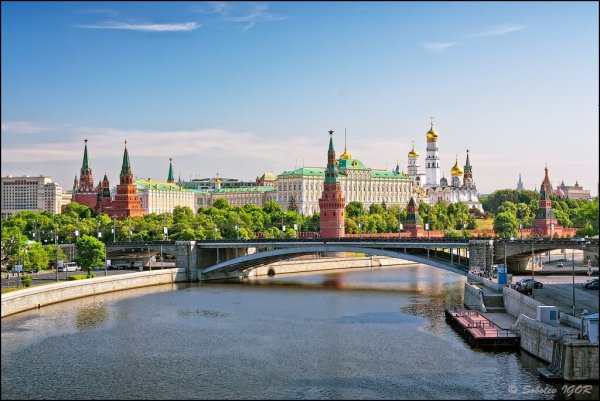 Кремль лето утро