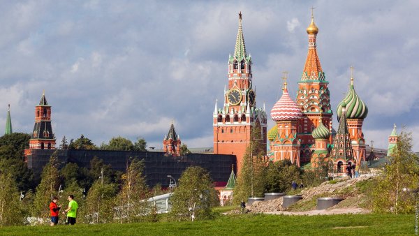 Москва Кремль летом