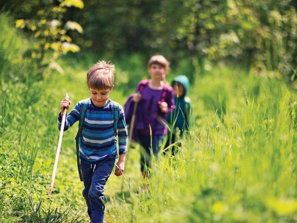 Мальчик на природе