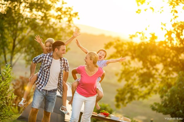 Летняя прогулка в саду