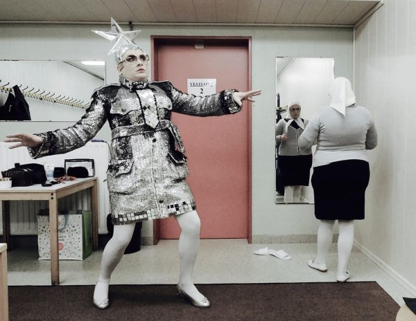 Верка Сердючка шарж