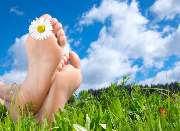 Пятки на траве