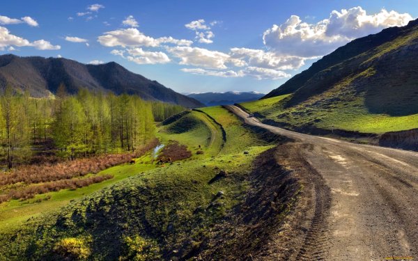 Холмистые Уральские горы по дороге в Екатеринбург