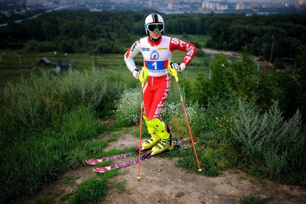 Лыжник летом