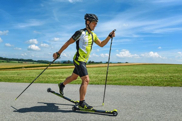 Соревнования по лыжероллерам детей