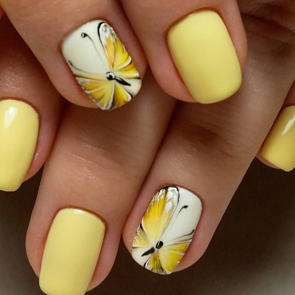 Красивые желтые ногти