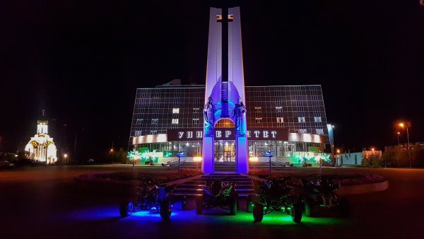 Сургут площадь СУРГУ фонтан