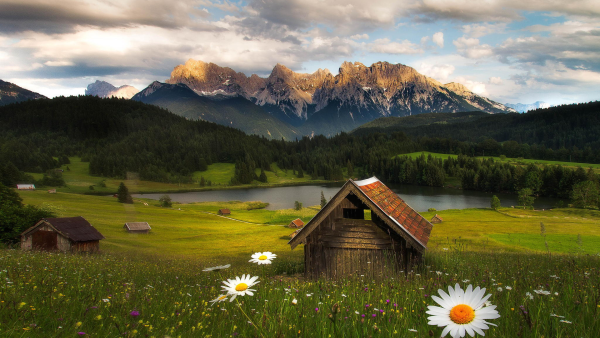 Дом у озера штат Монтана