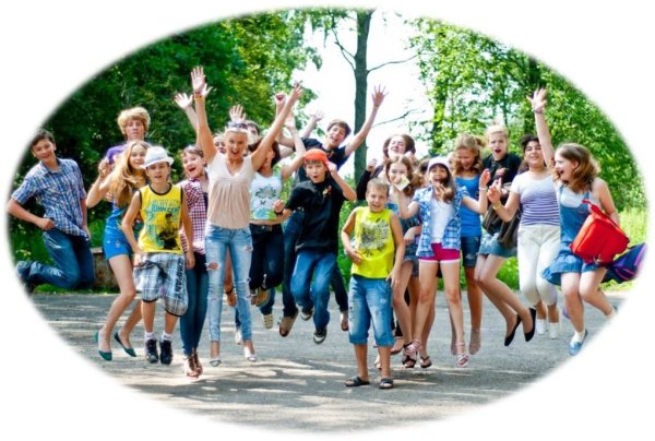 Школьники летом