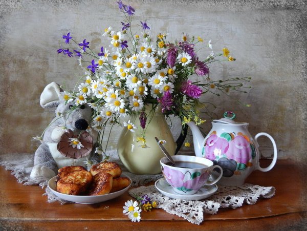 Живопись чаепитие с цветами