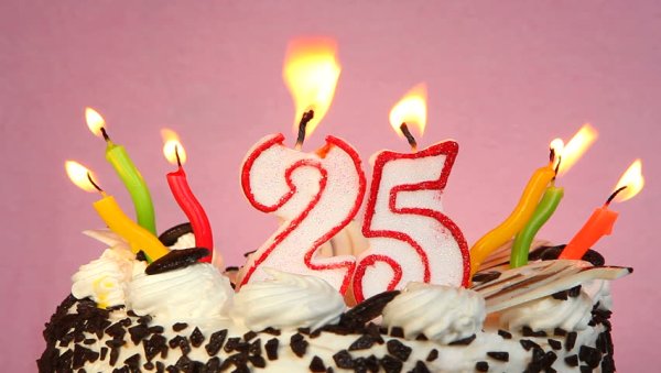 25 Лет день рождения свечи