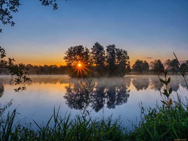 Утренняя река