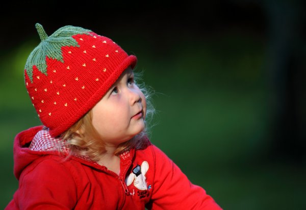 Шапочка детская клубника