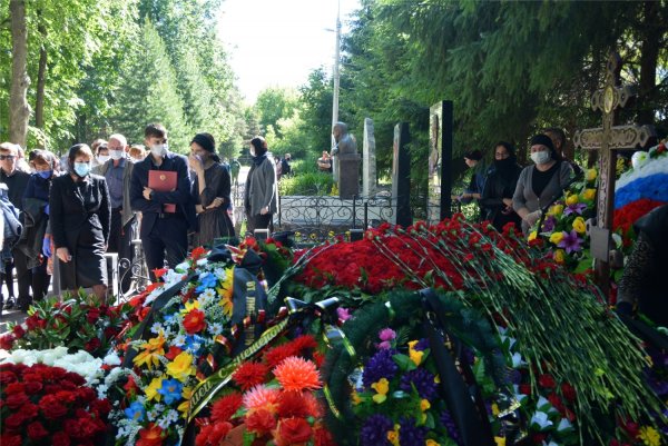 Похороны погибших в Казани в 175 школе