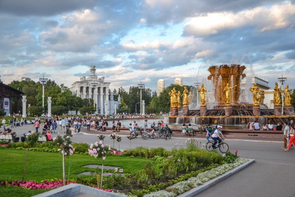 Парк ВДНХ площадь