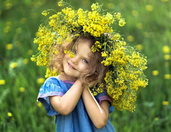 Дети радуются