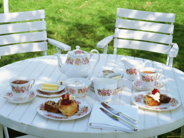 Стол для чаепития